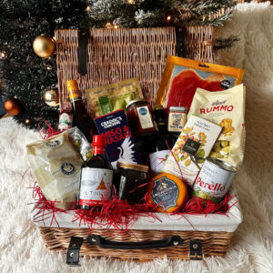 Luxury Christmas Wicker Basket Food and wine hamper